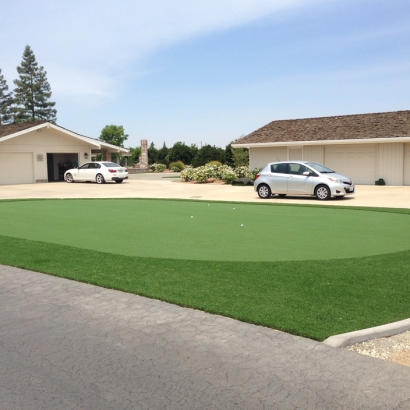 Putting Greens & Synthetic Lawn for Your Backyard in Ellsworth County, Kansas