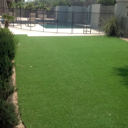 Putting Greens & Synthetic Lawn for Your Backyard in Logan, Kansas