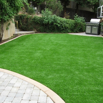 Putting Greens & Synthetic Lawn for Your Backyard in Kearny County, Kansas