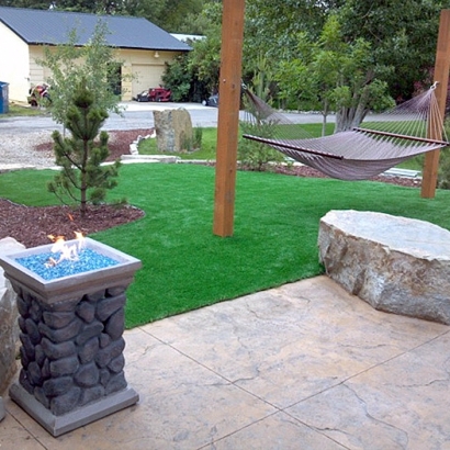 Backyard Putting Greens & Synthetic Lawn in Silver Lake, Kansas