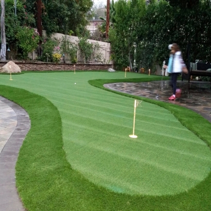 Backyard Putting Greens & Synthetic Lawn in Grant County, Kansas