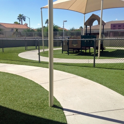 Backyard Putting Greens & Synthetic Lawn in Garnett, Kansas