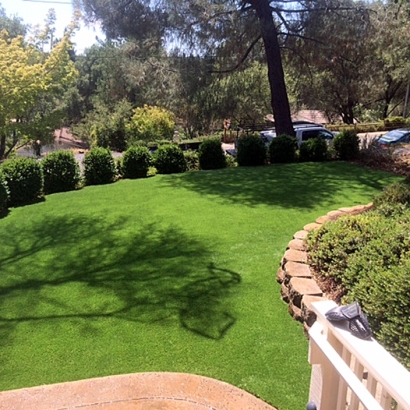 Outdoor Putting Greens & Synthetic Lawn in Prairie Village, Kansas