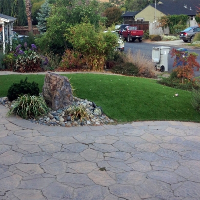 Outdoor Putting Greens & Synthetic Lawn in Kansas City, Kansas