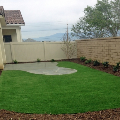 Putting Greens & Synthetic Lawn in Lyons, Kansas