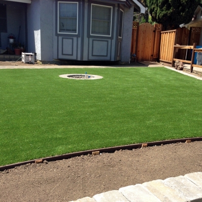 Home Putting Greens & Synthetic Lawn in Manchester, Kansas