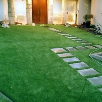 Home Putting Greens & Synthetic Lawn in Ford County, Kansas
