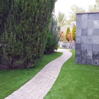 Putting Greens & Synthetic Lawn for Your Backyard in Junction City, Kansas