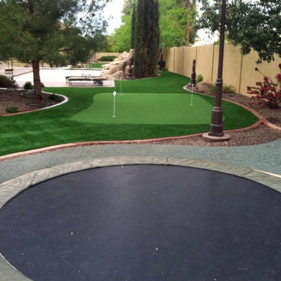 Putting Greens & Synthetic Lawn for Your Backyard in Junction City, Kansas