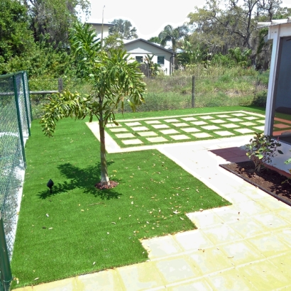 Putting Greens & Synthetic Lawn for Your Backyard in Florence, Kansas