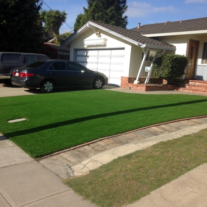 Home Putting Greens & Synthetic Lawn in Meade County, Kansas