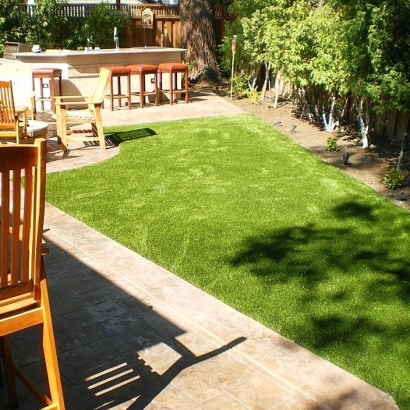 Backyard Putting Greens & Synthetic Lawn in Ramona, Kansas