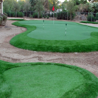 Synthetic Grass & Putting Greens in North Newton, Kansas