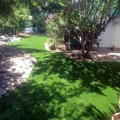 Fake Grass, Synthetic Lawns & Putting Greens in Powhattan, Kansas